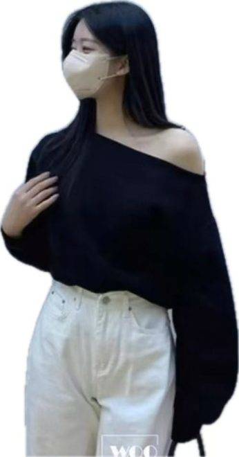 Black Shoulder Pullover